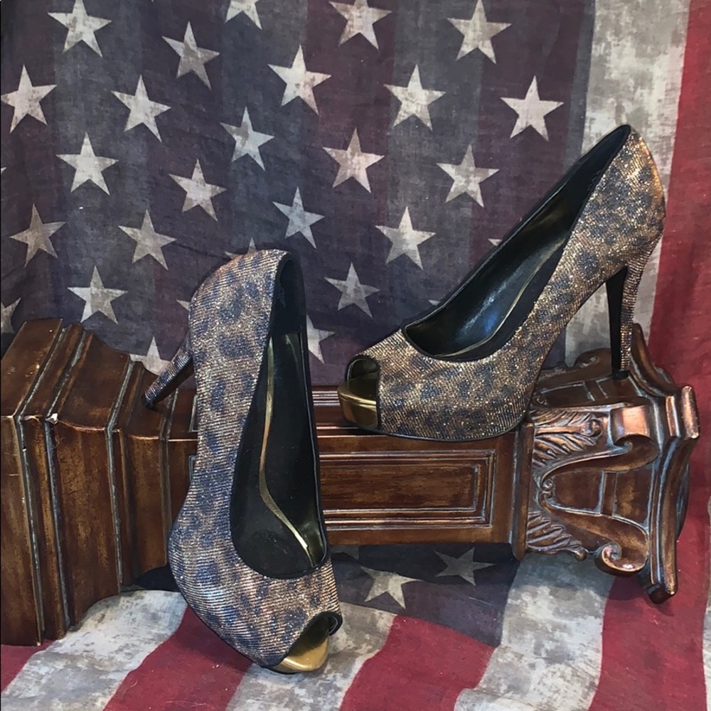 Nine West Leopard Metallic Heels Sz 6. 1/2